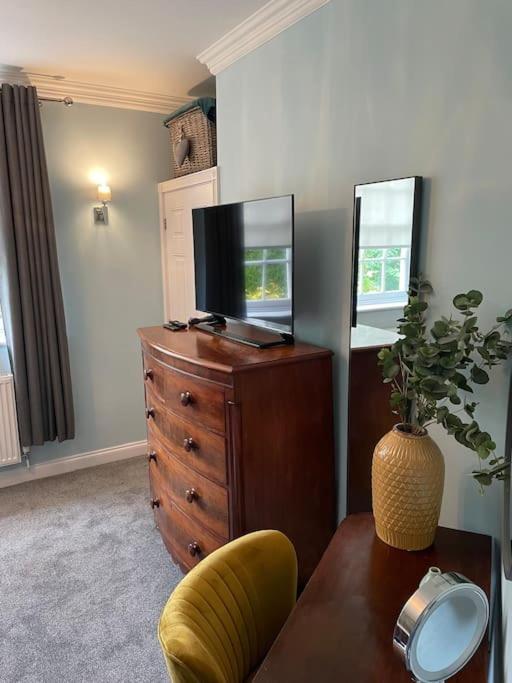 Whitehall, Thomas Turnbull Flat 3 Beautiful Apartment In Georgian House Уитби Экстерьер фото
